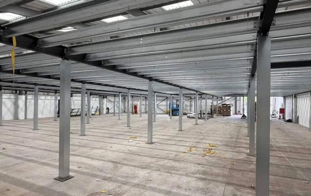 700m² Mezzanine Floor — 29m x 24m