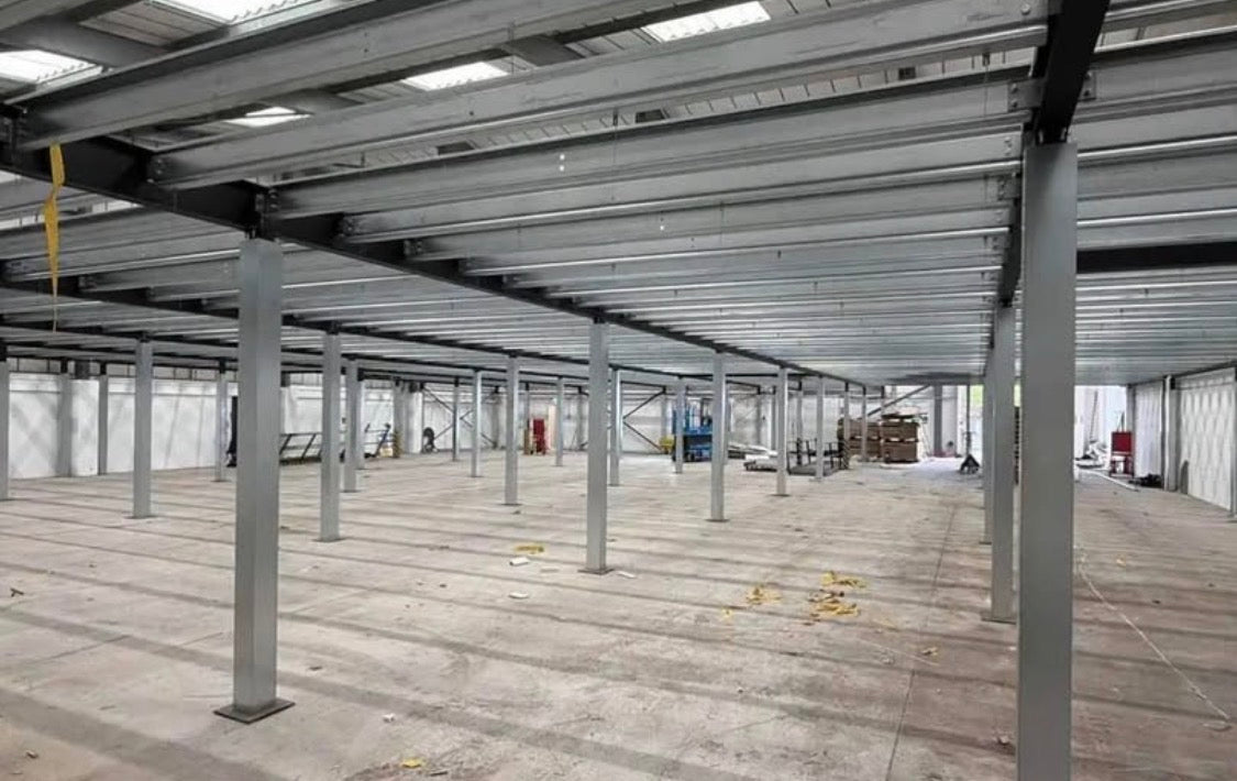 700m² Mezzanine Floor — 29m x 24m