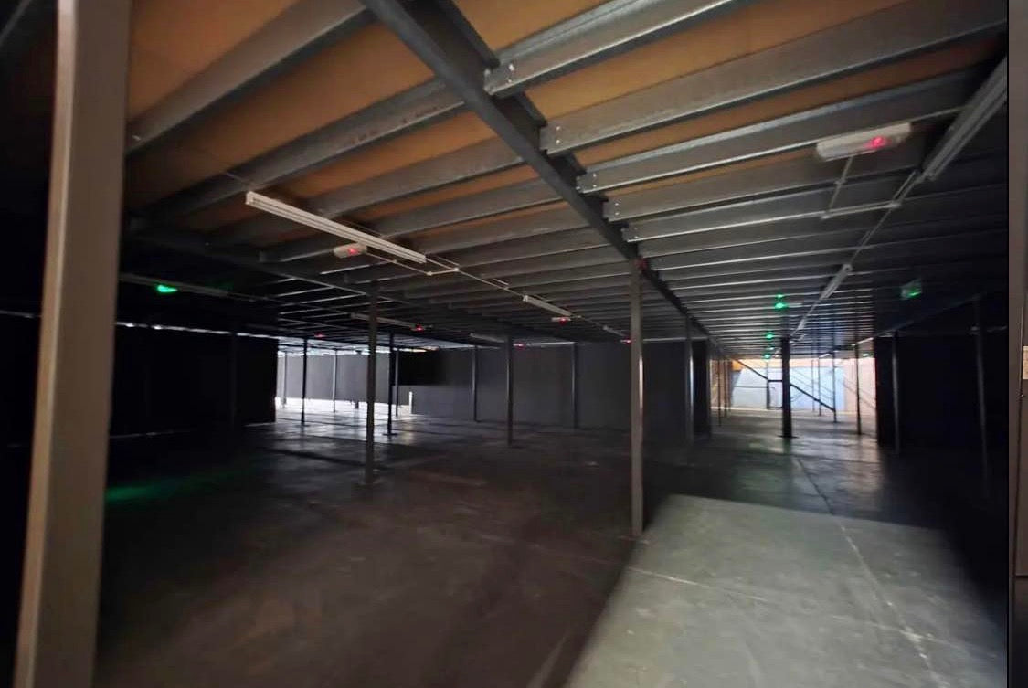 1,980m² Mezzanine Floor Package — 2 Floors, 4 Stairs, Handrail